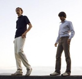 Kings of convenience Kings of Convenience startede lørdagen blidt; perfekt til tømmermænds-, søvnmangels- og hedeslagsramte festivalpublikummer.