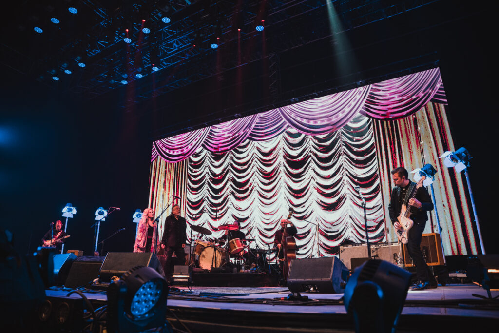 bypass lade som om gør det fladt Roskilde Festival 2022: Robert Plant & Alison Krauss, Arena - Undertoner bypass lade som om gør det fladt Roskilde Festival 2022: Robert Plant & Alison Krauss, Arena - Undertoner